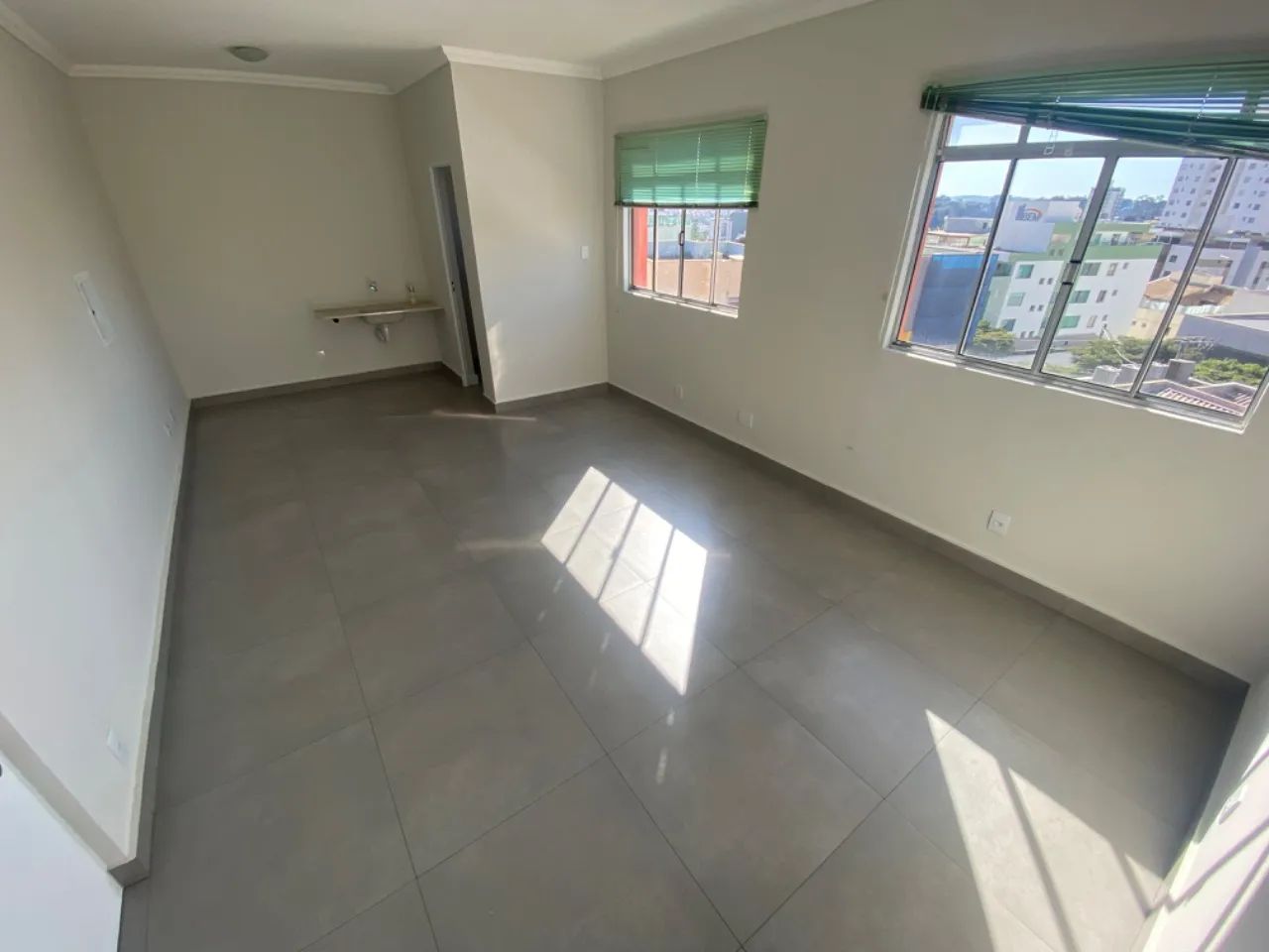 SALA PARA LOCAÇÃO NO BAIRRO CASTELO