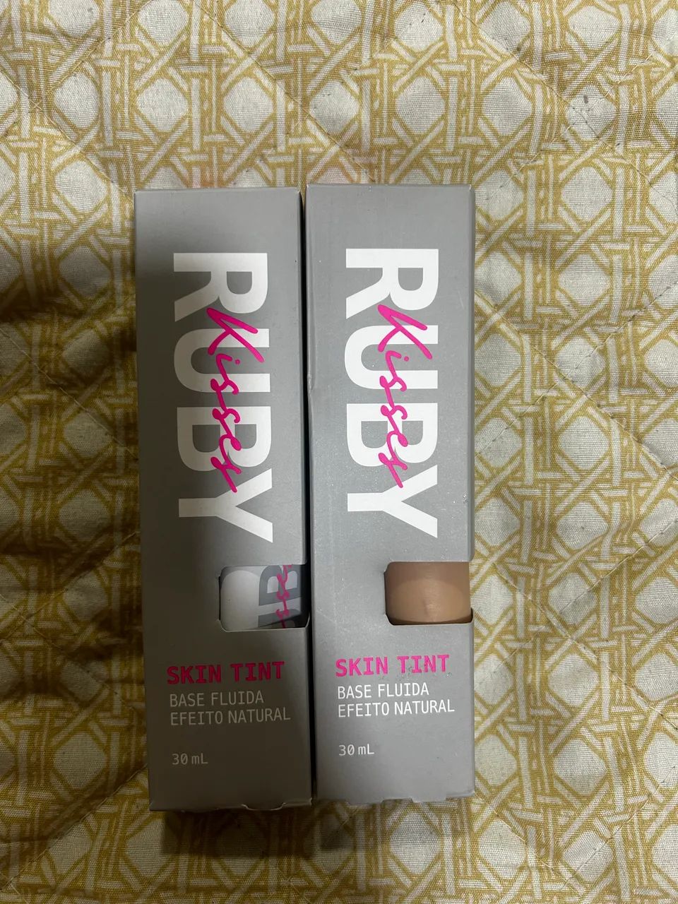 Base fluida Ruby Kisses SKIN TINT efeito natural. Lacradas. Cor: 131