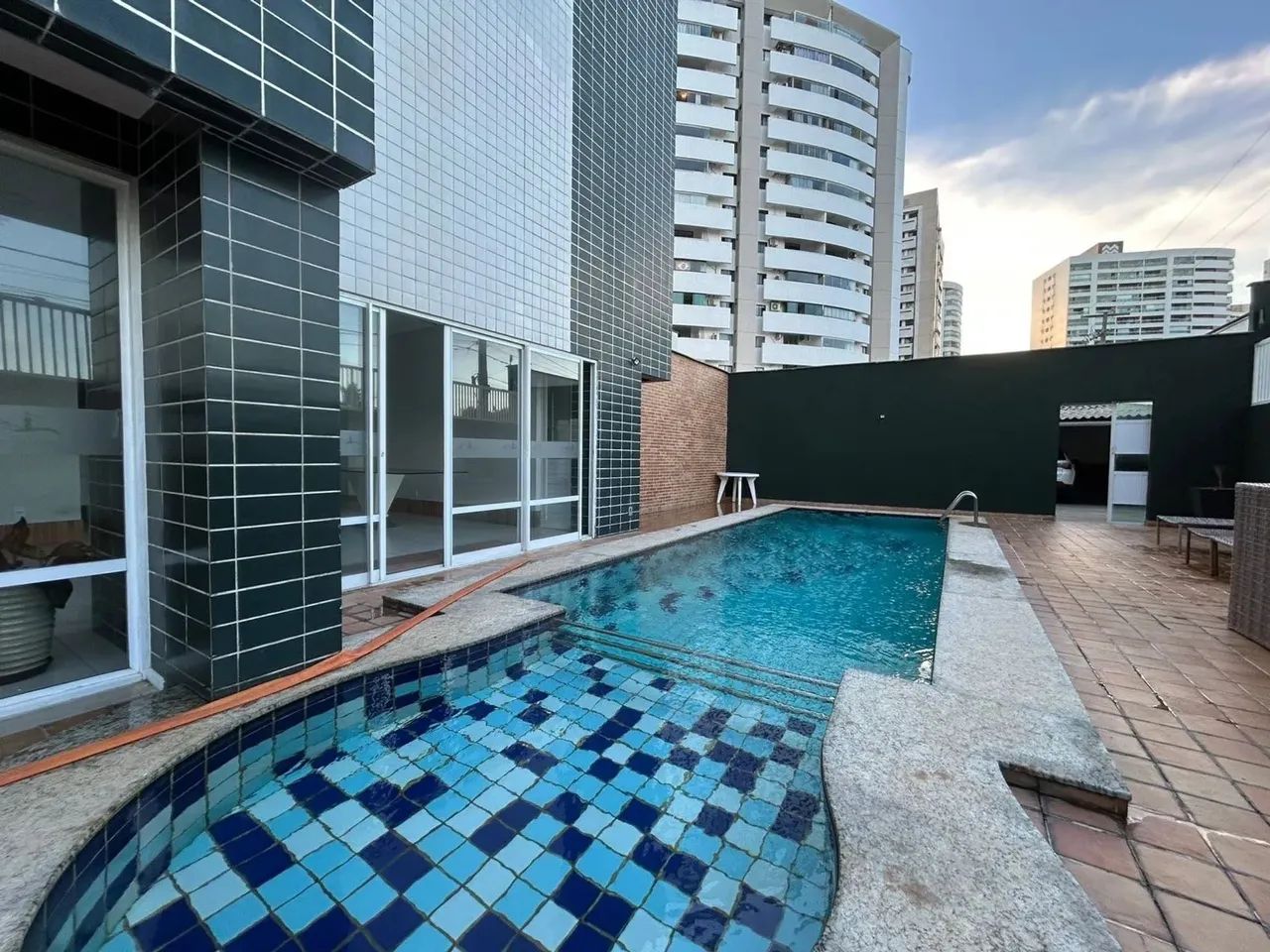 APARTAMENTO À VENDA NA PONTA DO FAROL, ANDAR ALTO 3 SUITES - Foto 10