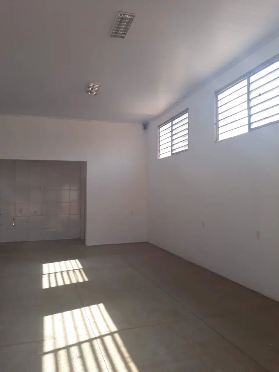 Oferta do momento  GALPÃO COMERCIAL NA AVENIDA PRINCIPAL DO JARDIM DO PORTO - Foto 3