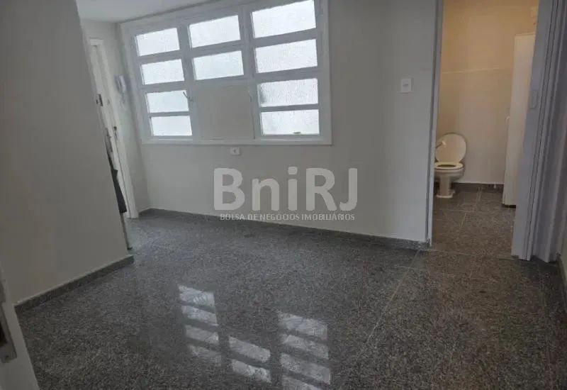Linda Sala na Nossa Senhora de Copacabana junto Metro. - Foto 2