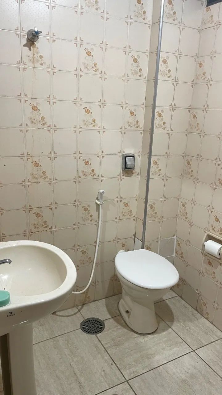 Alugo quarto com banheiro individual no Martins  - Foto 3