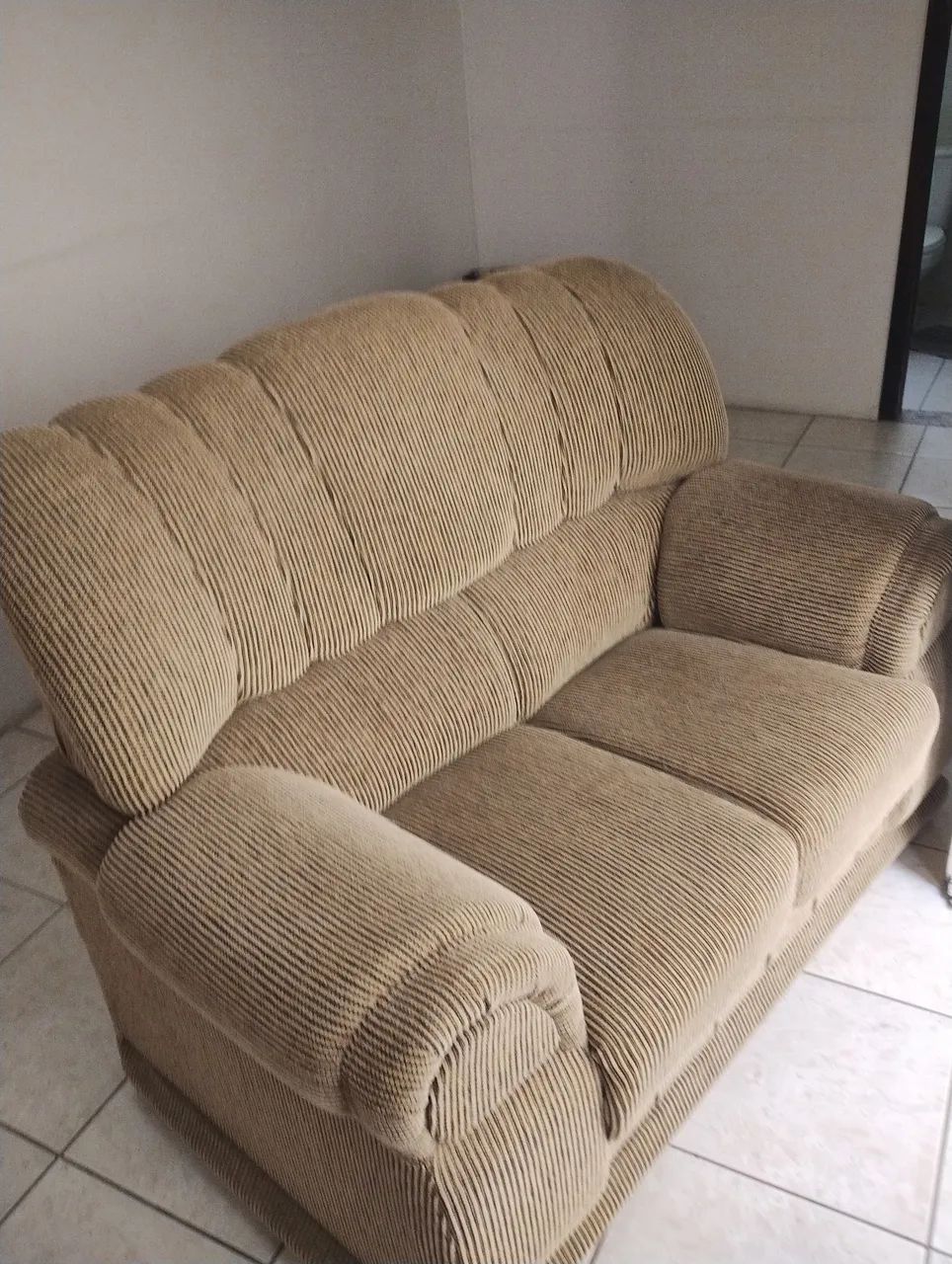 Sofá 2 lugares .