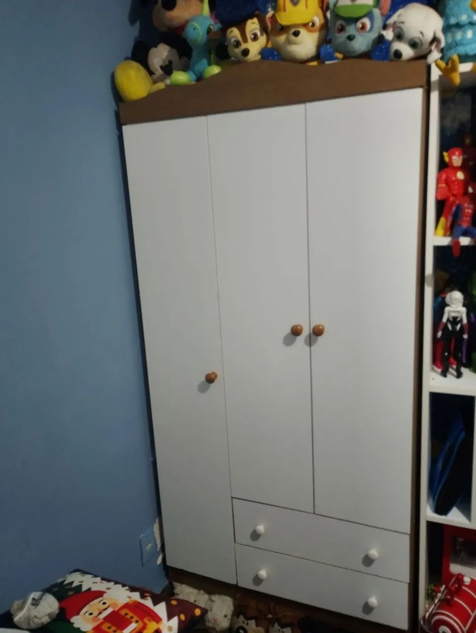 Guarda roupas infantil 