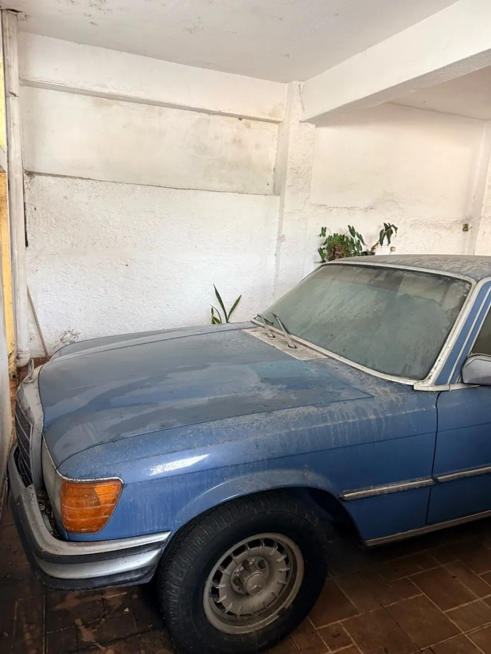 Mercedes-Benz 220-S Sedan 2.2 6V 4P Gasolina. 1977
