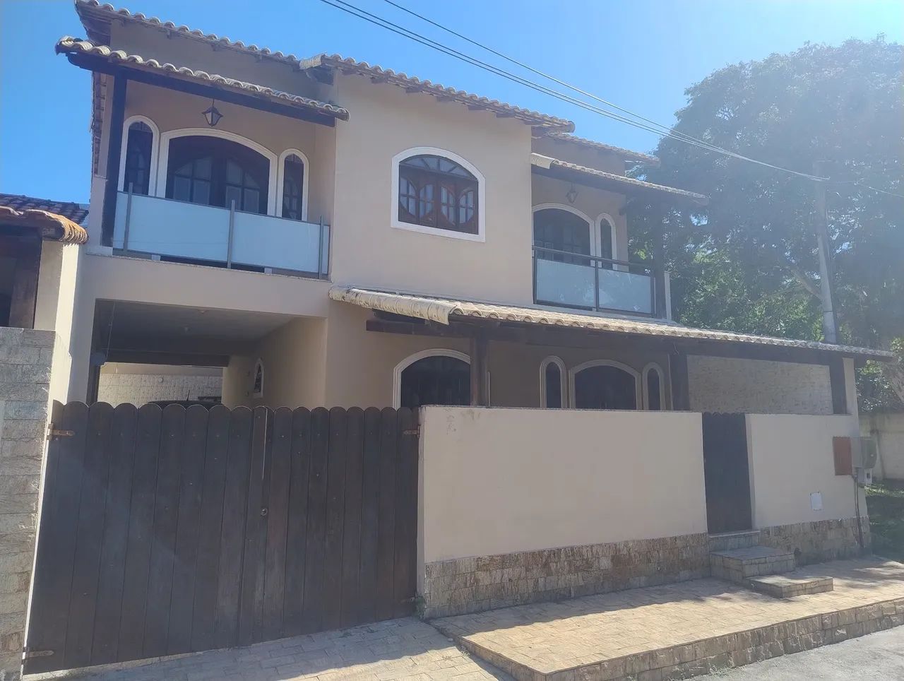 Alugo Casa 4Q em Condomínio - Itaboraí 