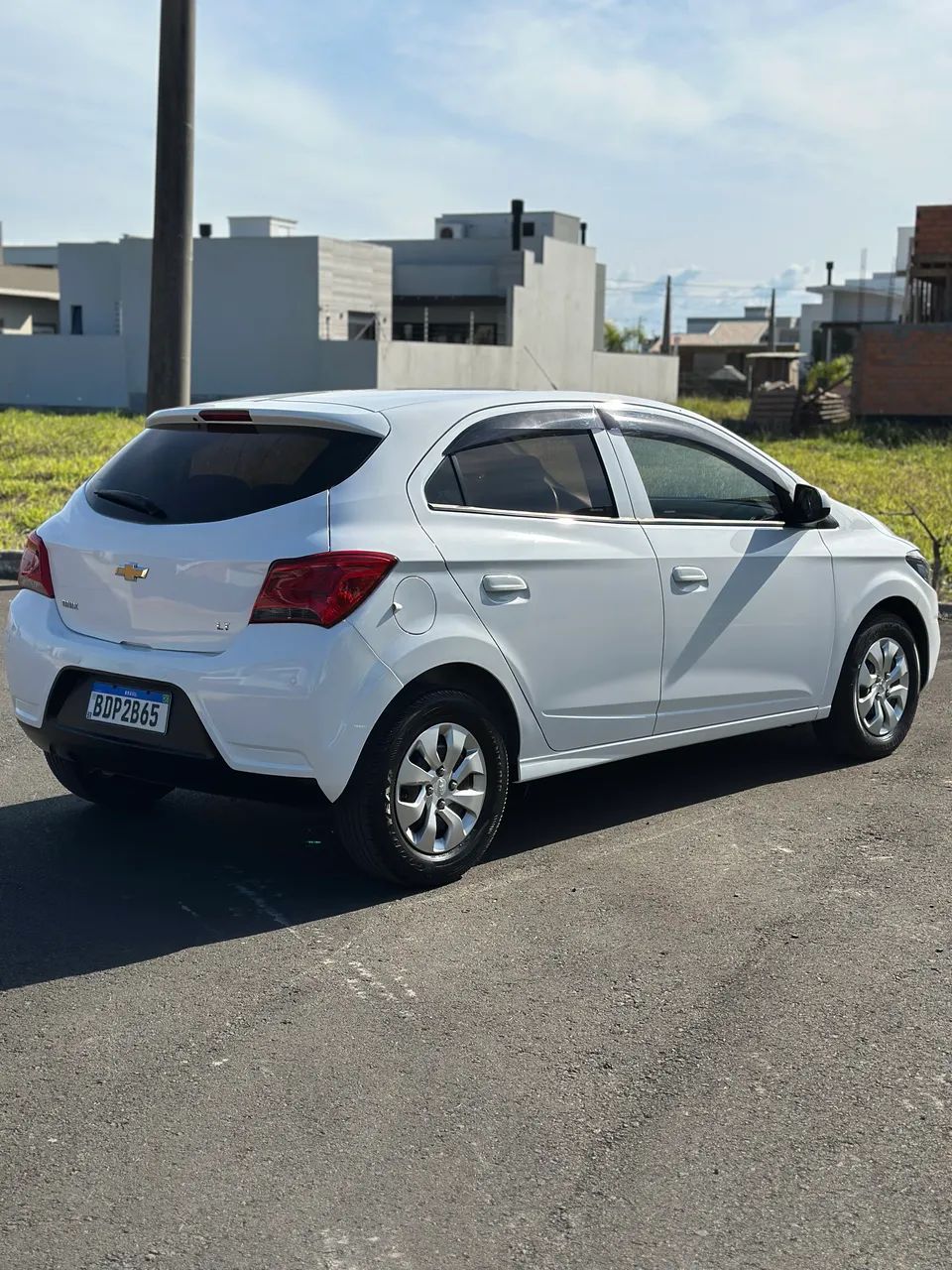 Chevrolet Onix Hatch LT 1.0 8V Flex Mec. 4P 2019 - Foto 3