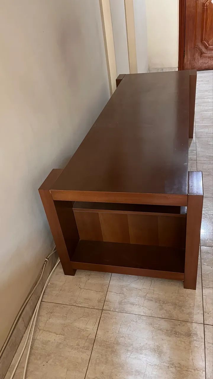 Rack de televisão com duas gavetas em excelente estado - Foto 5