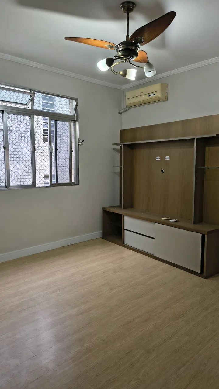 Alugo Apartamento com três dormitórios 
