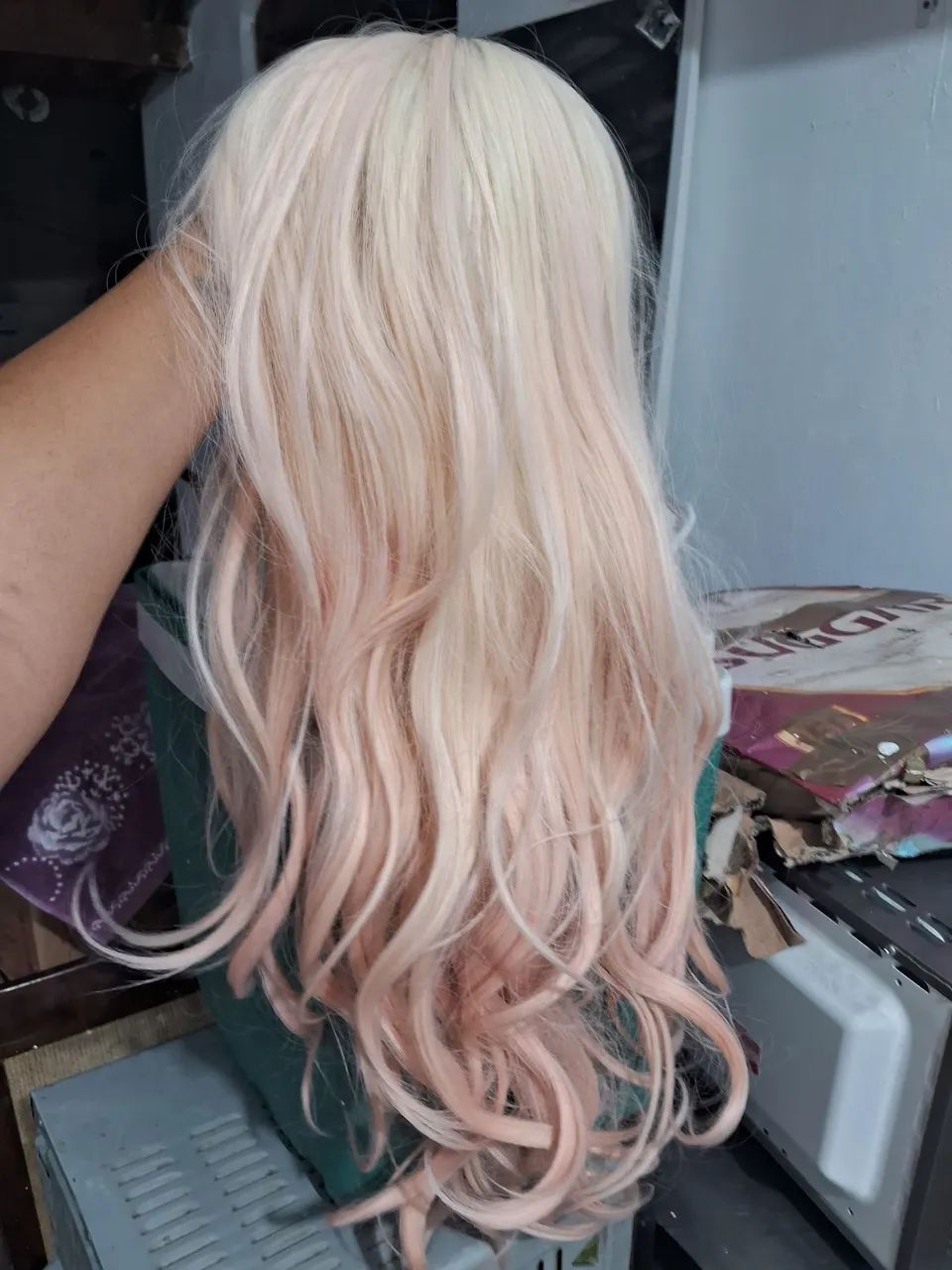 Peruca loiro platinado pontas rosadas marim Cosplay  - Foto 3