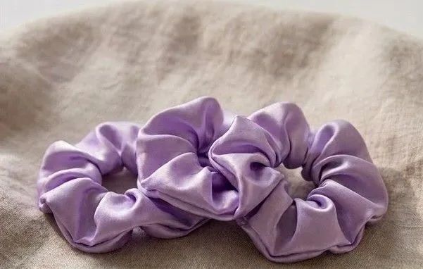 Kit com 3 Xuxinha Scrunchie de Cetim