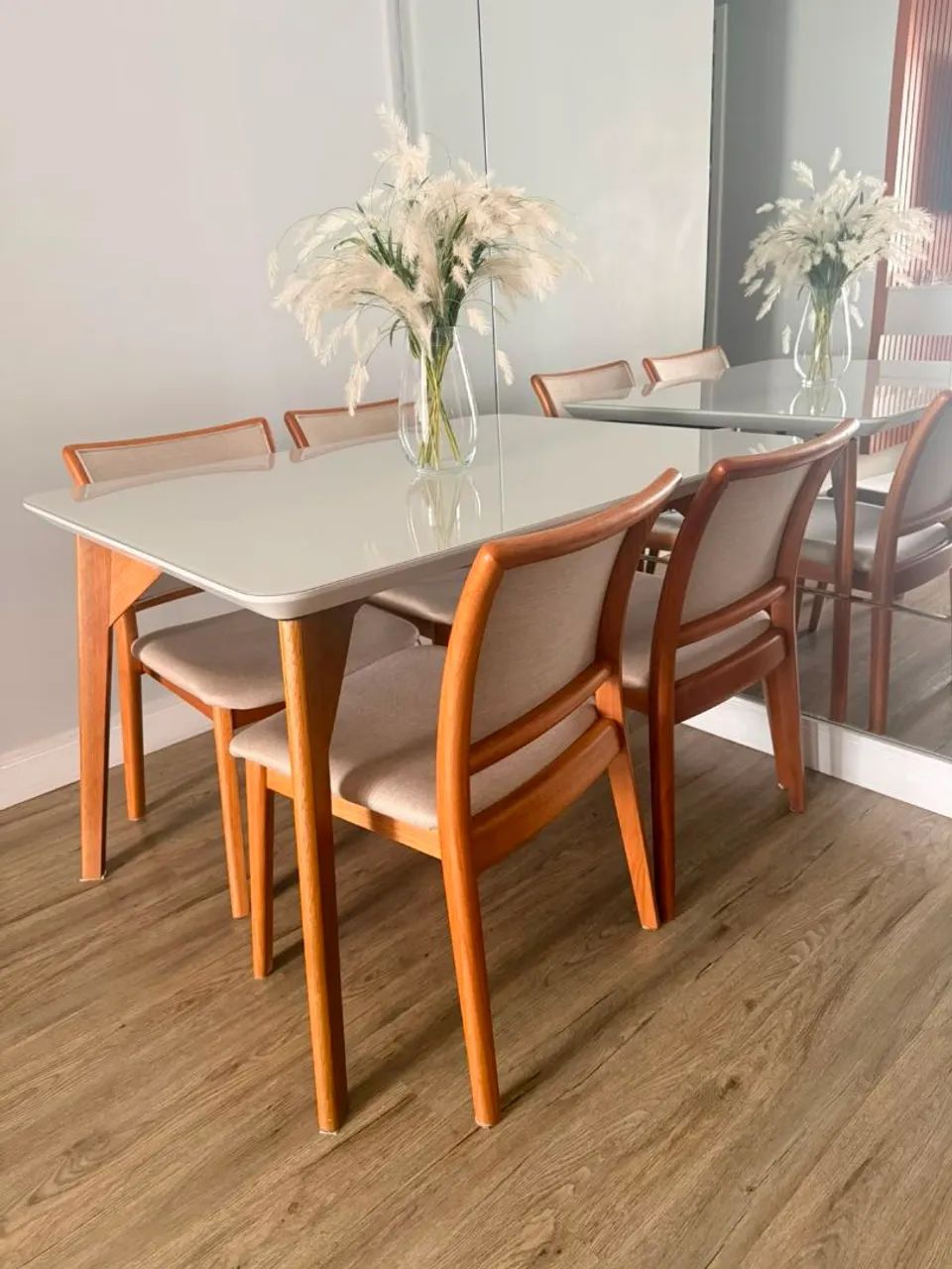 Conjunto de Jantar com 4 cadeiras