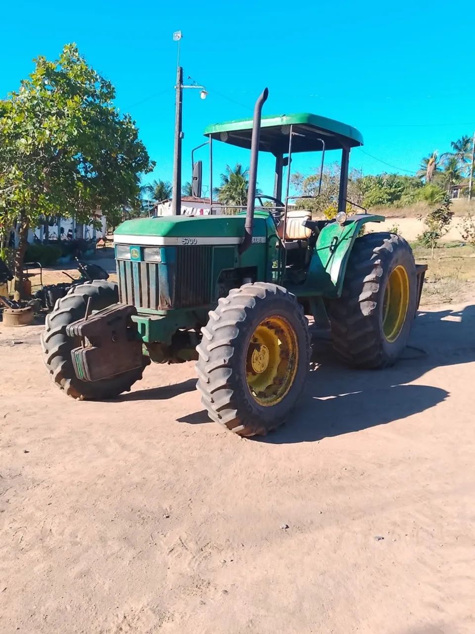 Trator john Deere