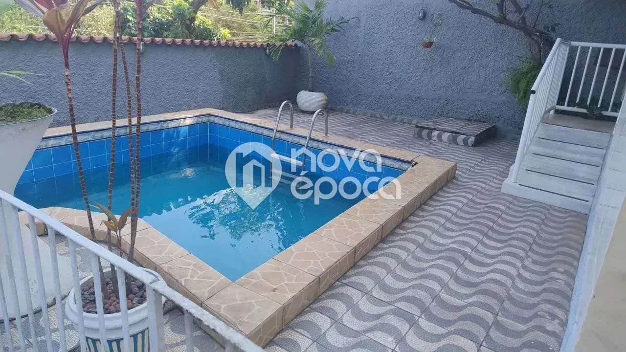 Jardim Carioca | Casa 10 quartos, sendo 4 suites