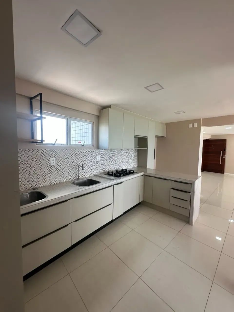 Apartamento com 3/4 com 110 metros -  Vista mar - Foto 4
