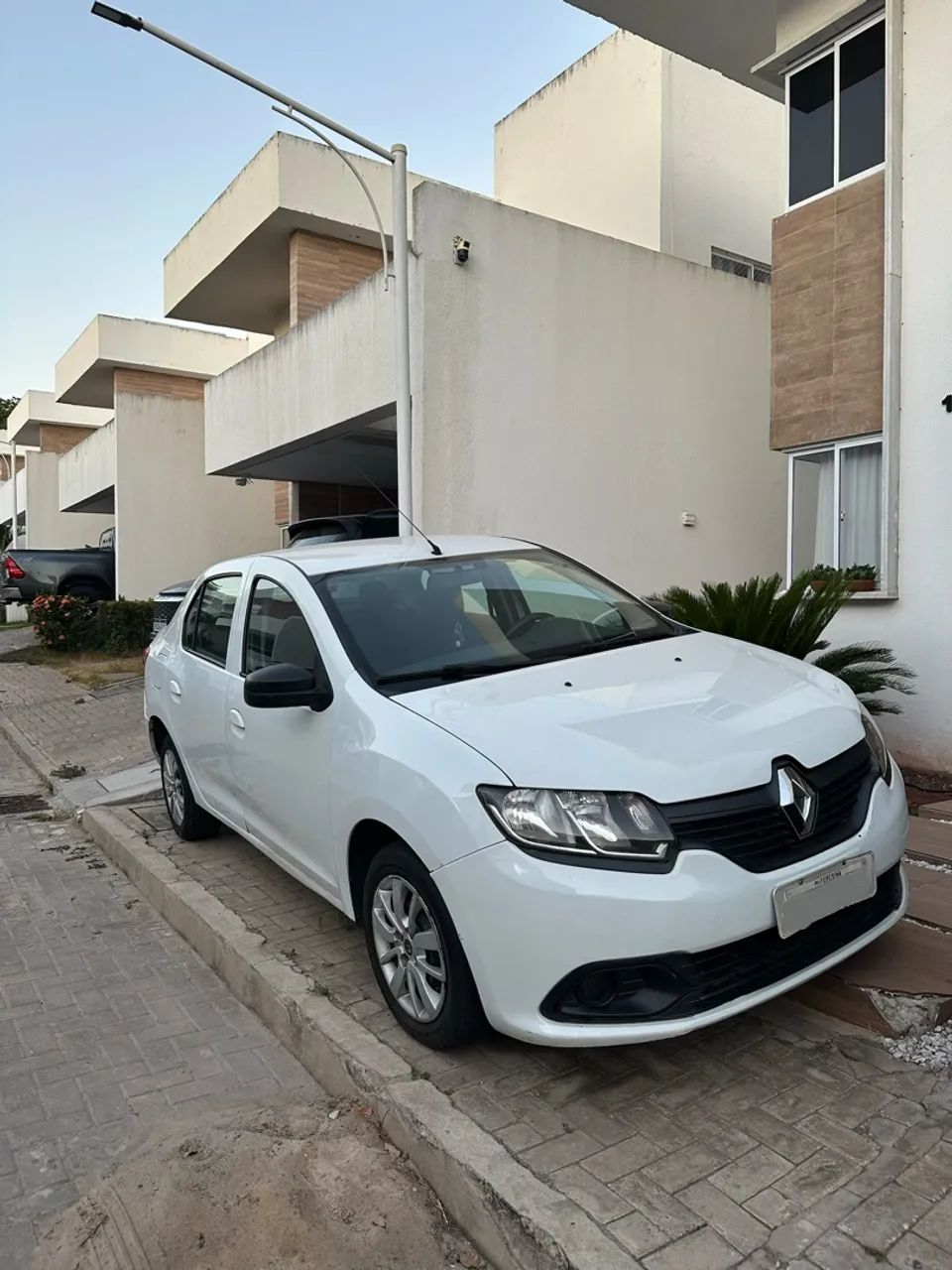 Renault Logan LOGAN Authentique Flex 1.0 12V 4p 2018
