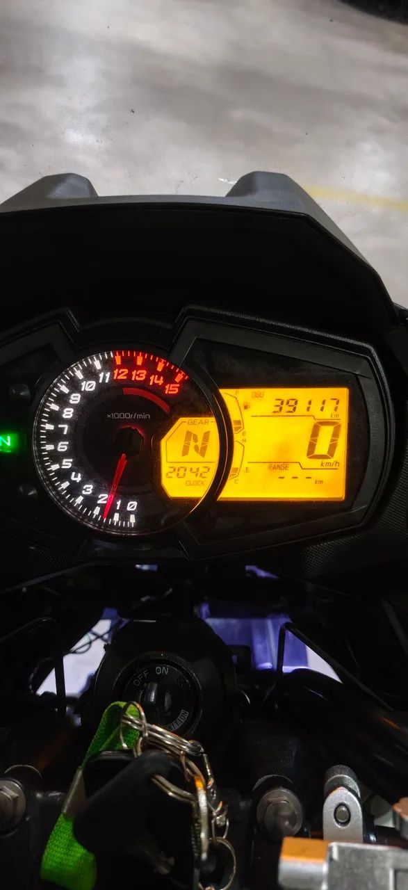 Kawasaki Versys 300 Com acessórios  - Foto 5
