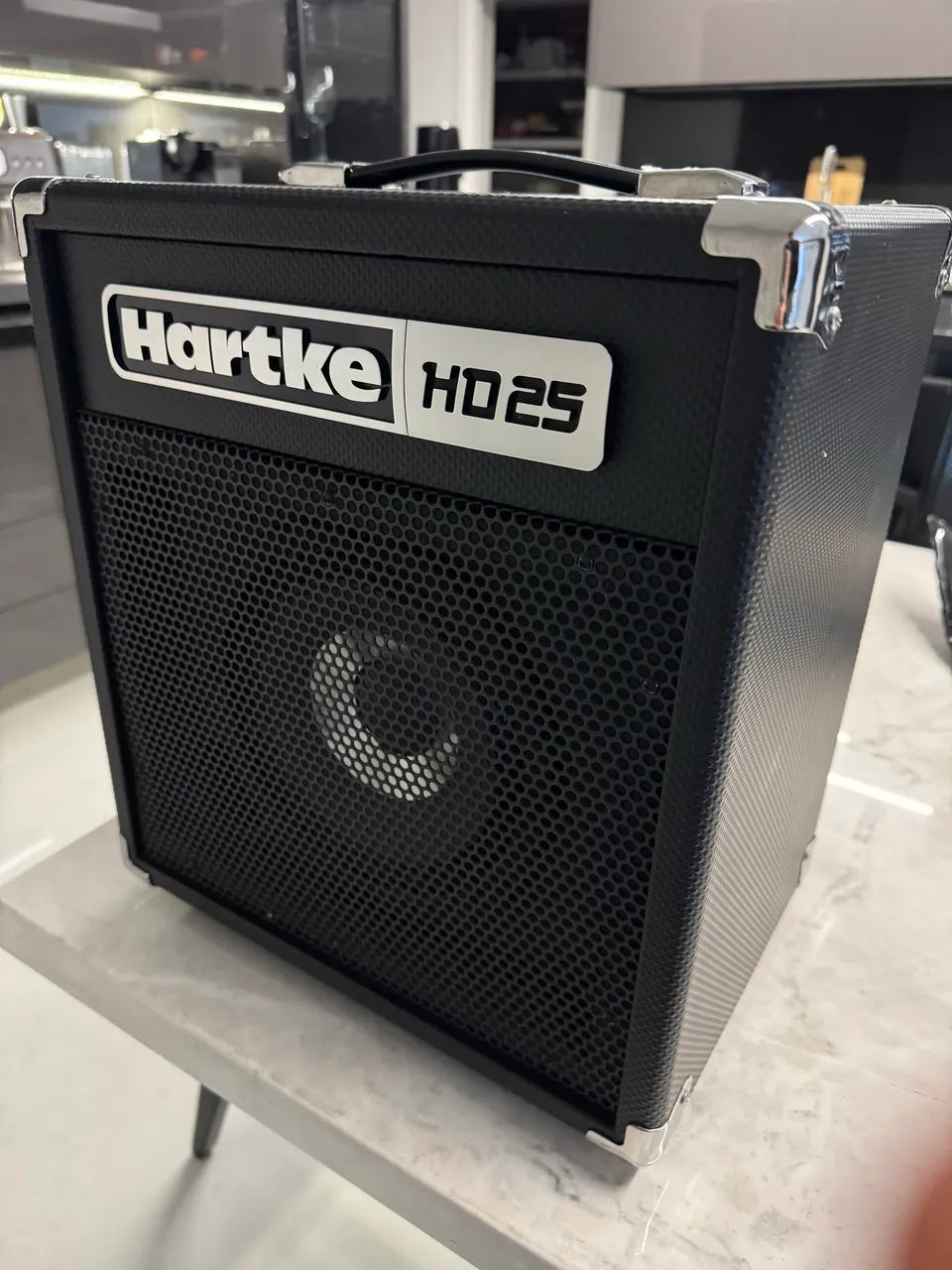 Hartke Hs 1200 120w bass amp - Instrumentos musicais - Vila