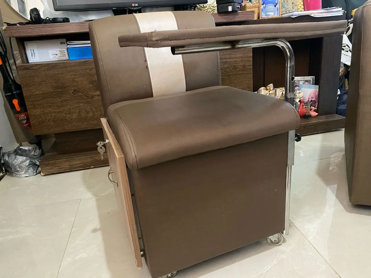 Vende-se u. Kit de poltrona com cirandinha para manicure! - Foto 2