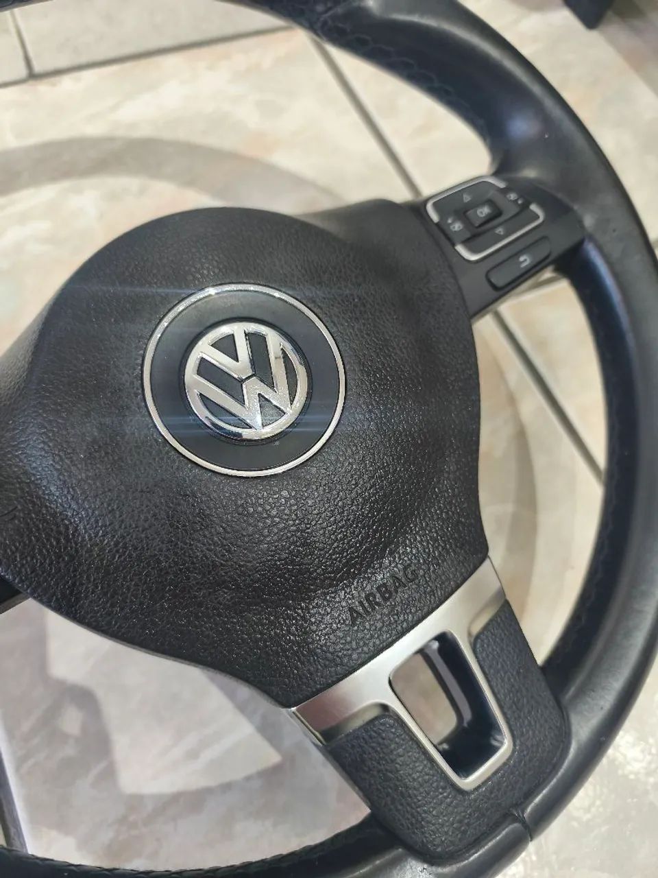 Vendo Volante Multifuncional com Airbag. Volkswagen  - Foto 2