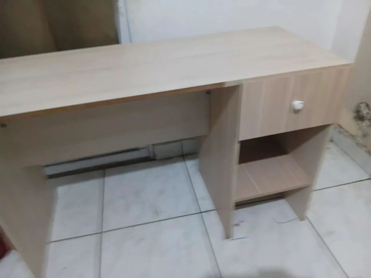 Vendendo essa escrivania