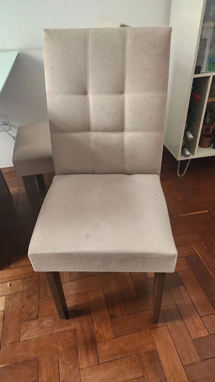 Vende-se mesa com 4 cadeiras - Foto 3