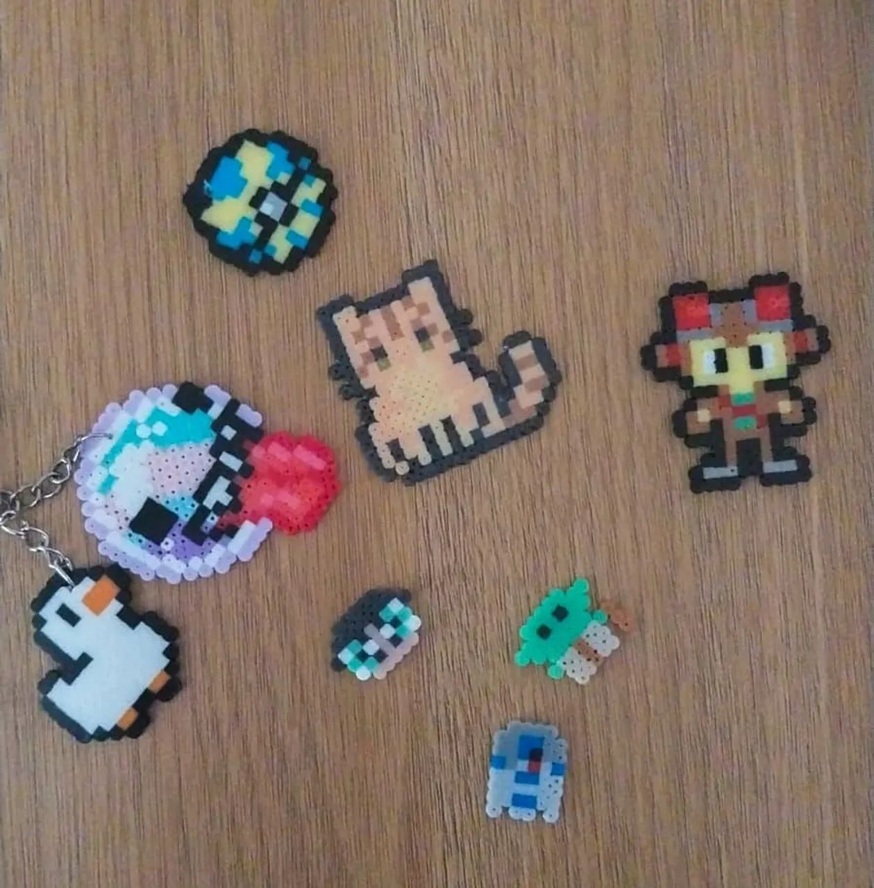 Chaveiros e imãs personalizados em pixel art - Foto 3