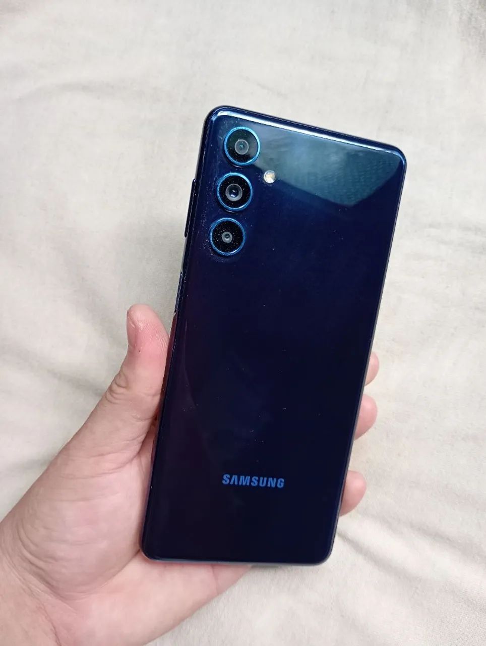 M54 5G, 256 GB e 8 De Ram