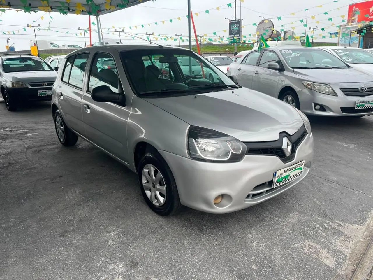 Renault Clio Expression Hi-flex 1.0 16V 5P 2014