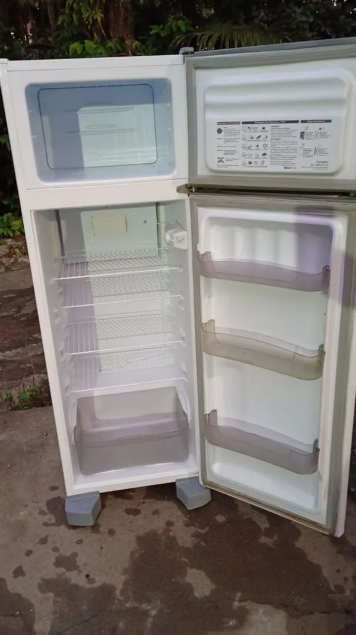 GELADEIRA DÚPLEX, COM GARANTIA, FUNCIONANDO PERFEITAMENTE  - Foto 4