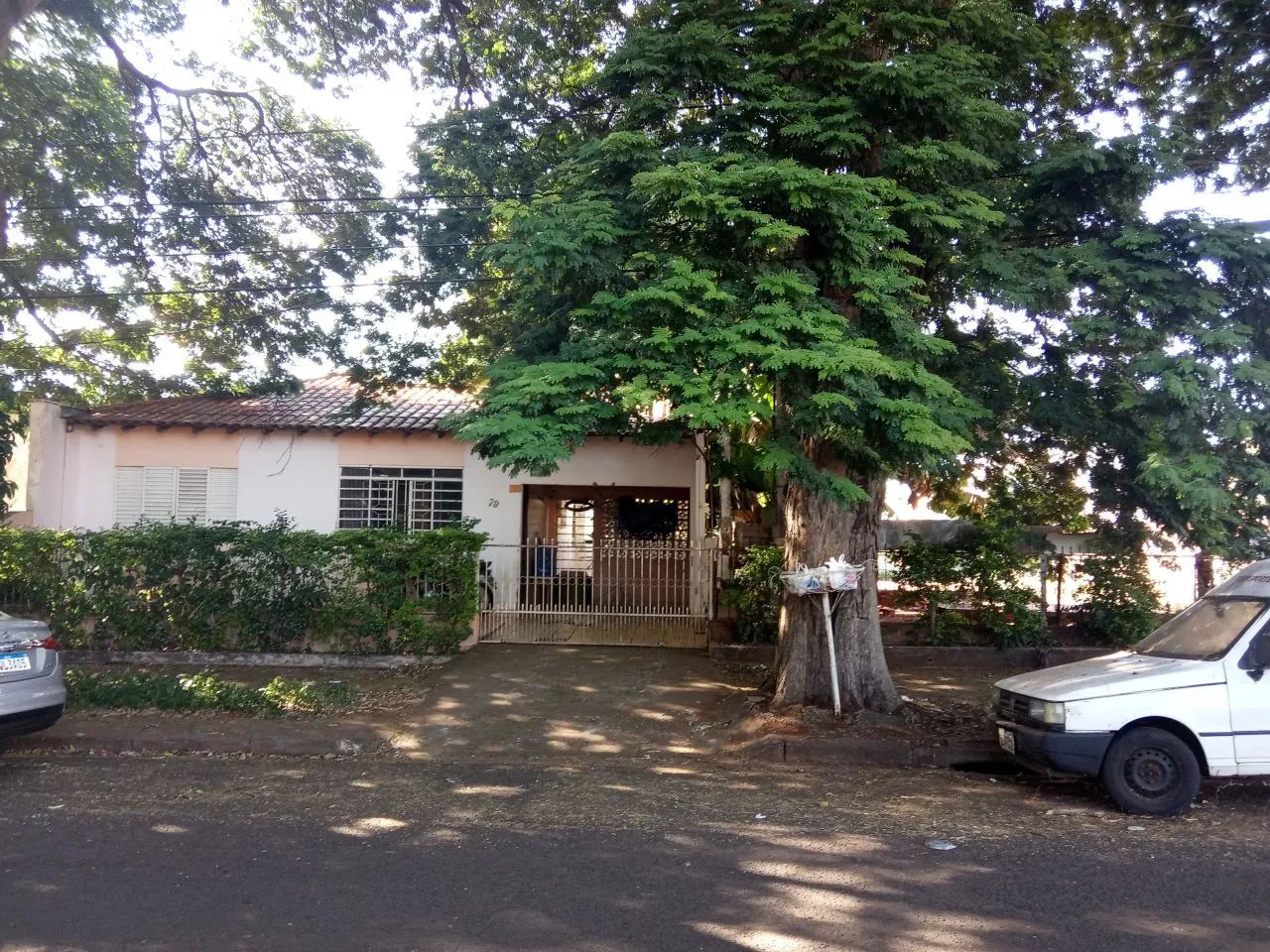 Casa à venda em Vila Santo Antonio, Maringá-PR