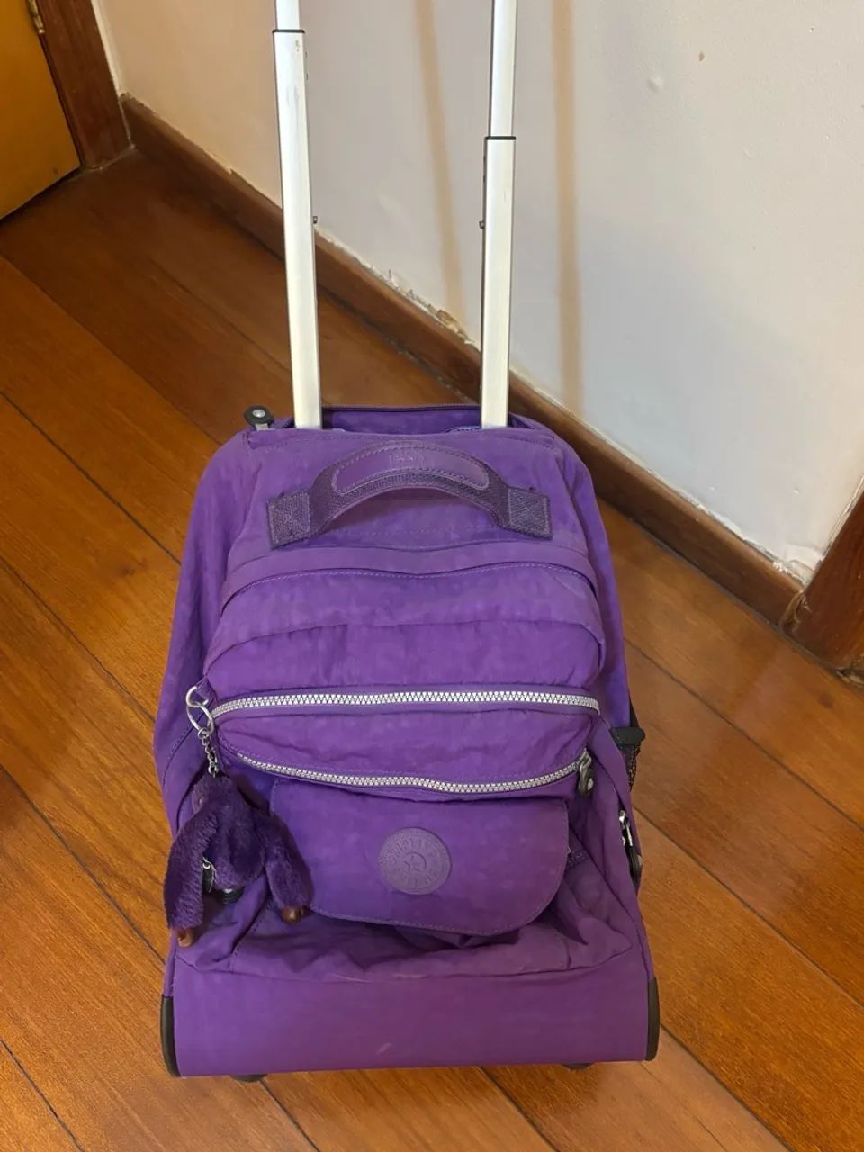 Mochila Kipling de rodinha completa e original  - Foto 3