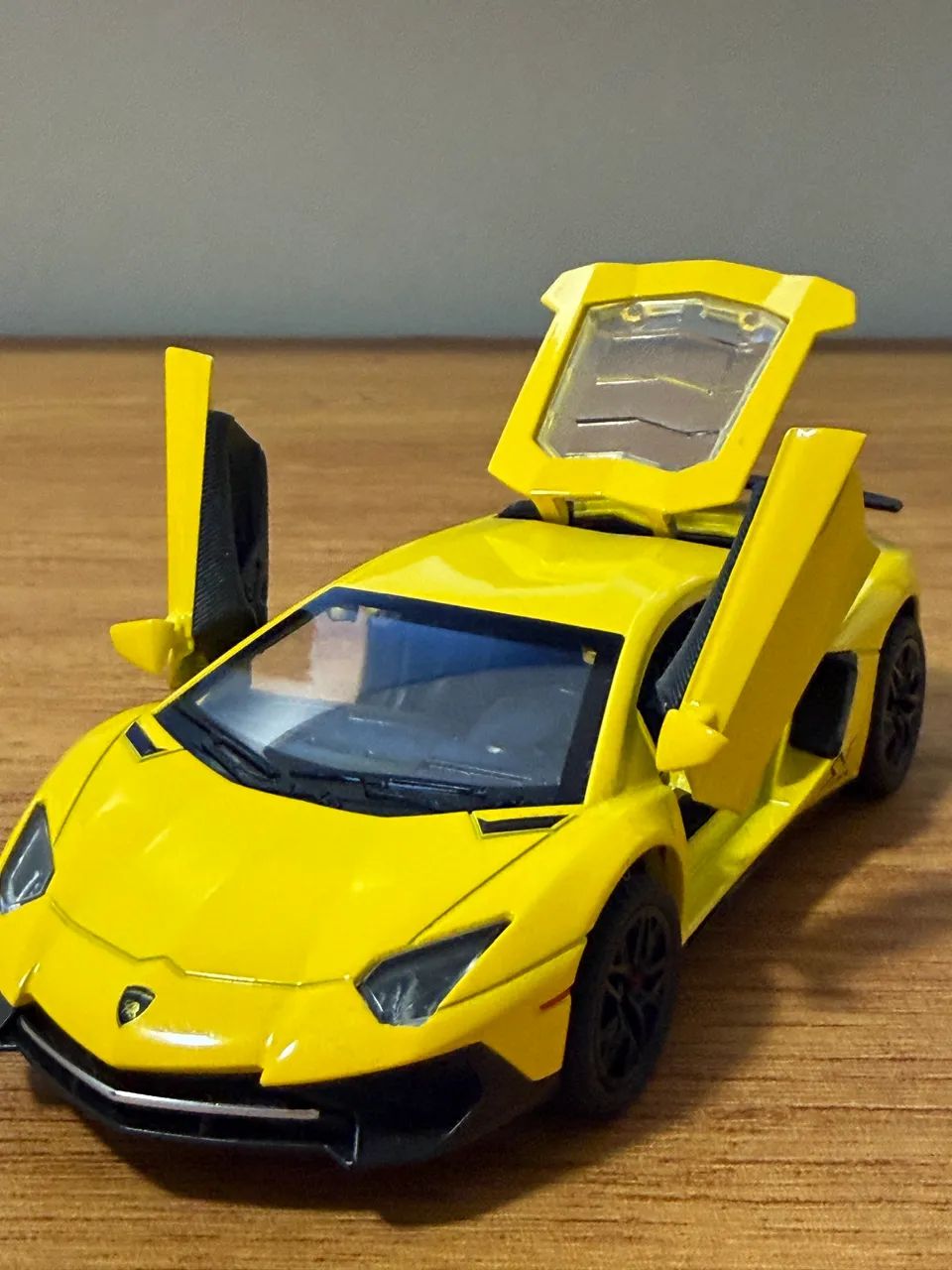 Miniatura 1:32 Metal Lamborghini 