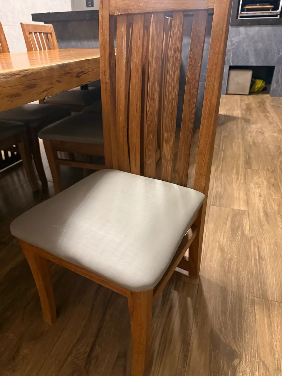 ? CONJUNTO DE MESA DE JANTAR + 8 CADEIRAS - Foto 4