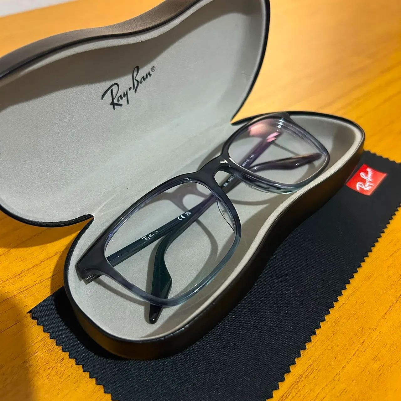 Armação para óculos de grau Ray-Ban 5421 Optics nova e original.