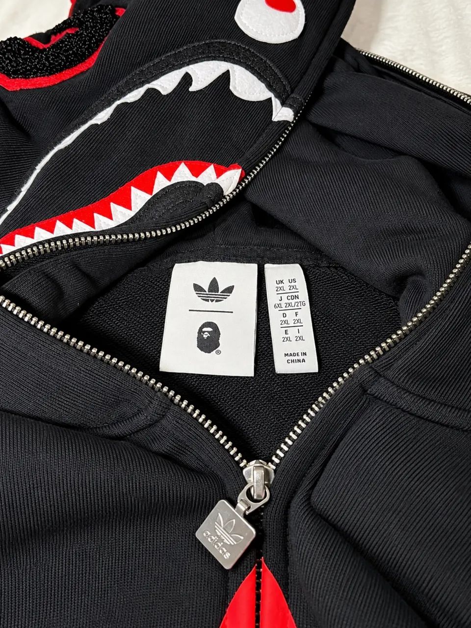 Bape x adidas collab tamanho 2xl - Foto 3