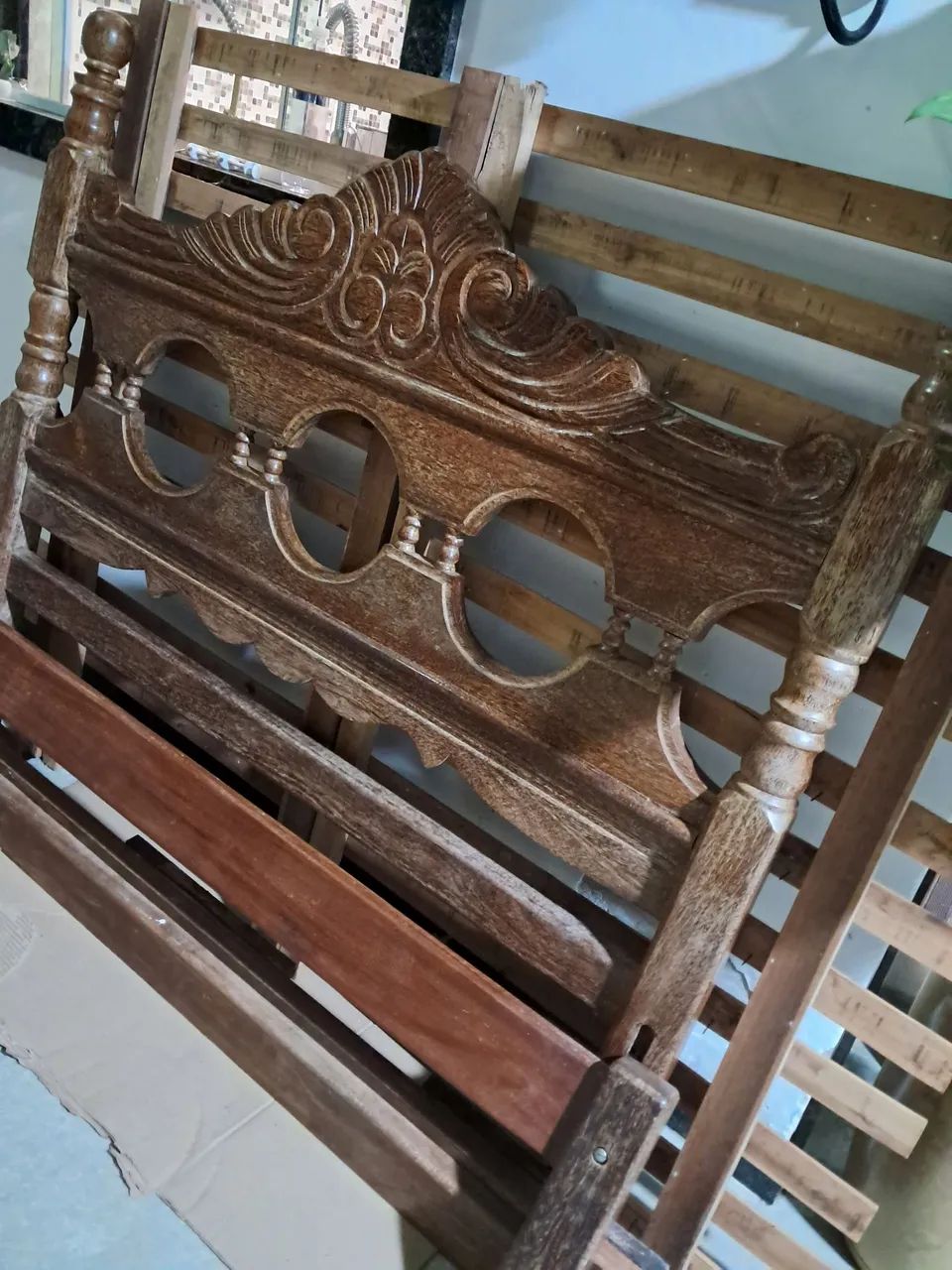 Vende- se  cama de madeira 