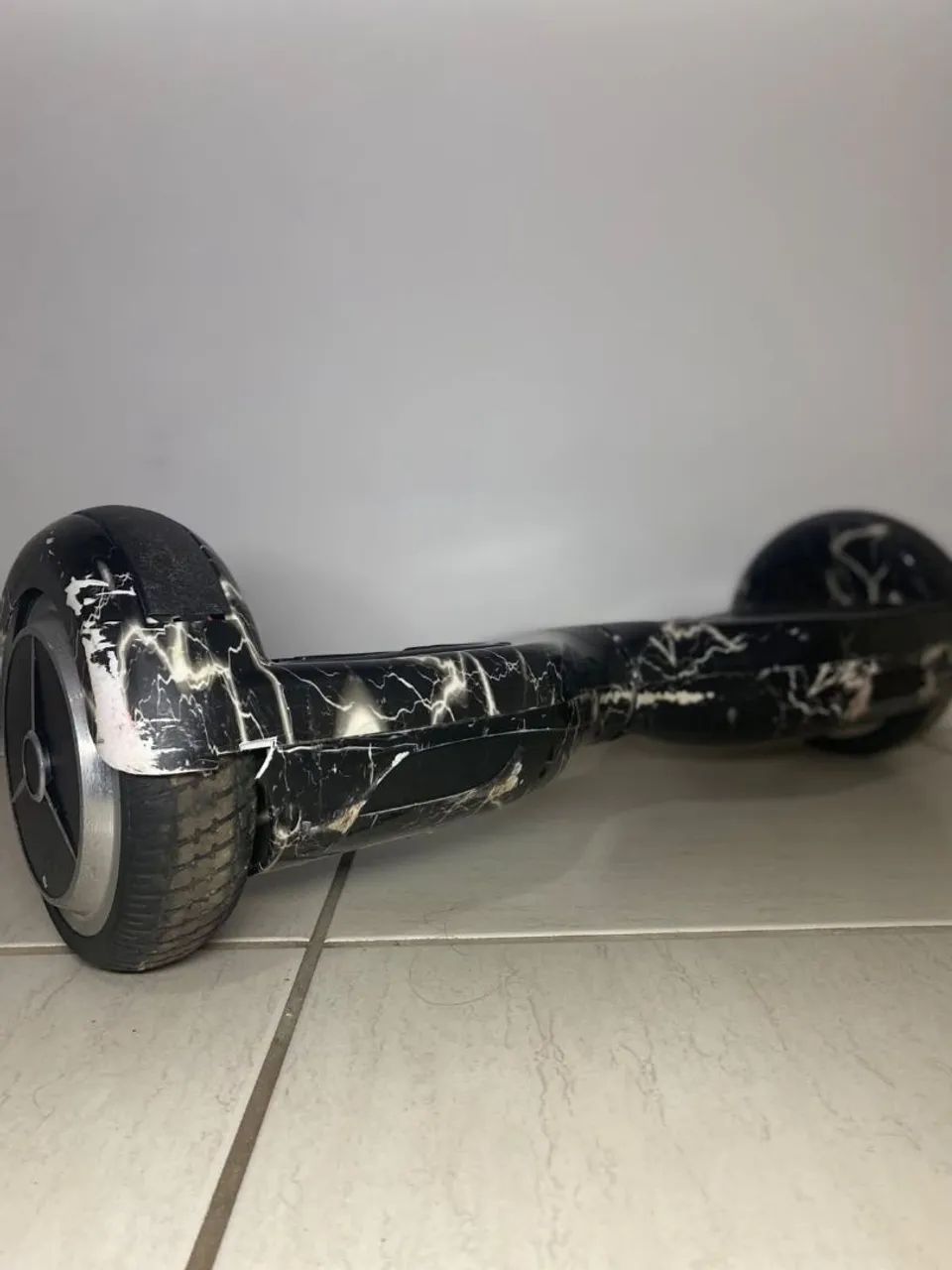 Hoverboard elétrico preto com estampa de raio  - Foto 2