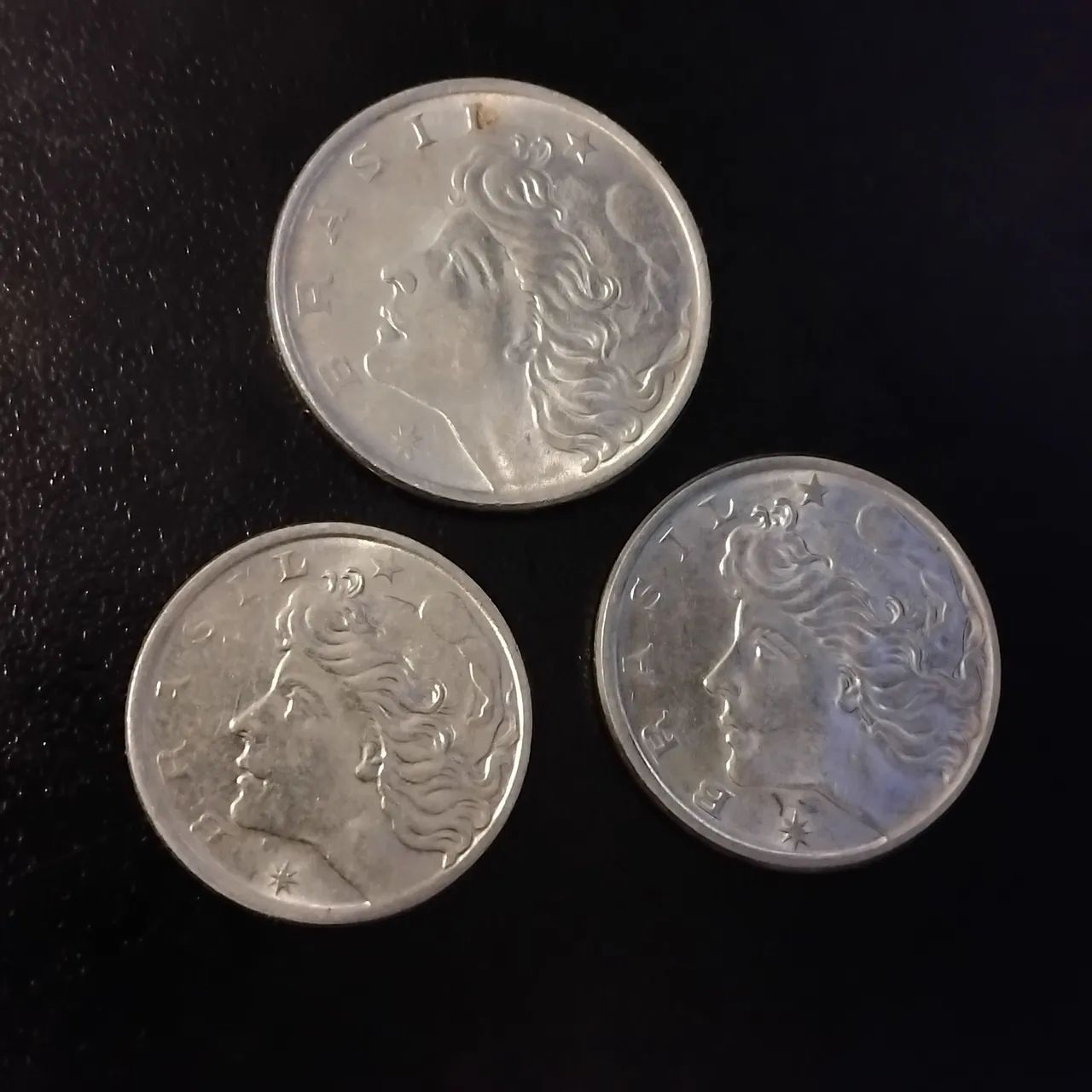 Lote 3 moedas 10 20 50 Centavos Aço Série Indústria  - Foto 2