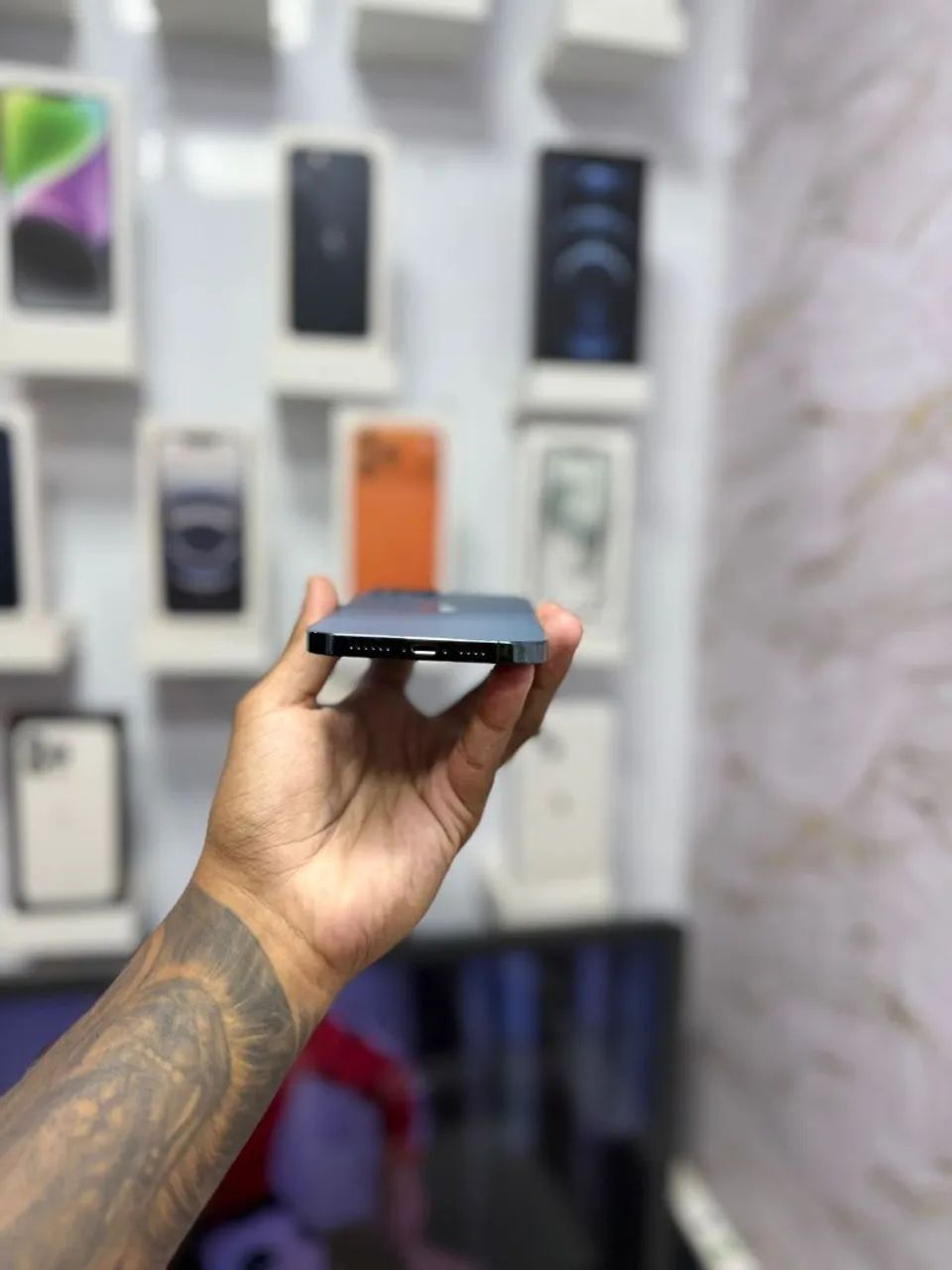 IPHONE 12 PRO MAX 128GB<br>R$ 1.999,00 MUITO TOP<br>CAMERA NOVA - Foto 4