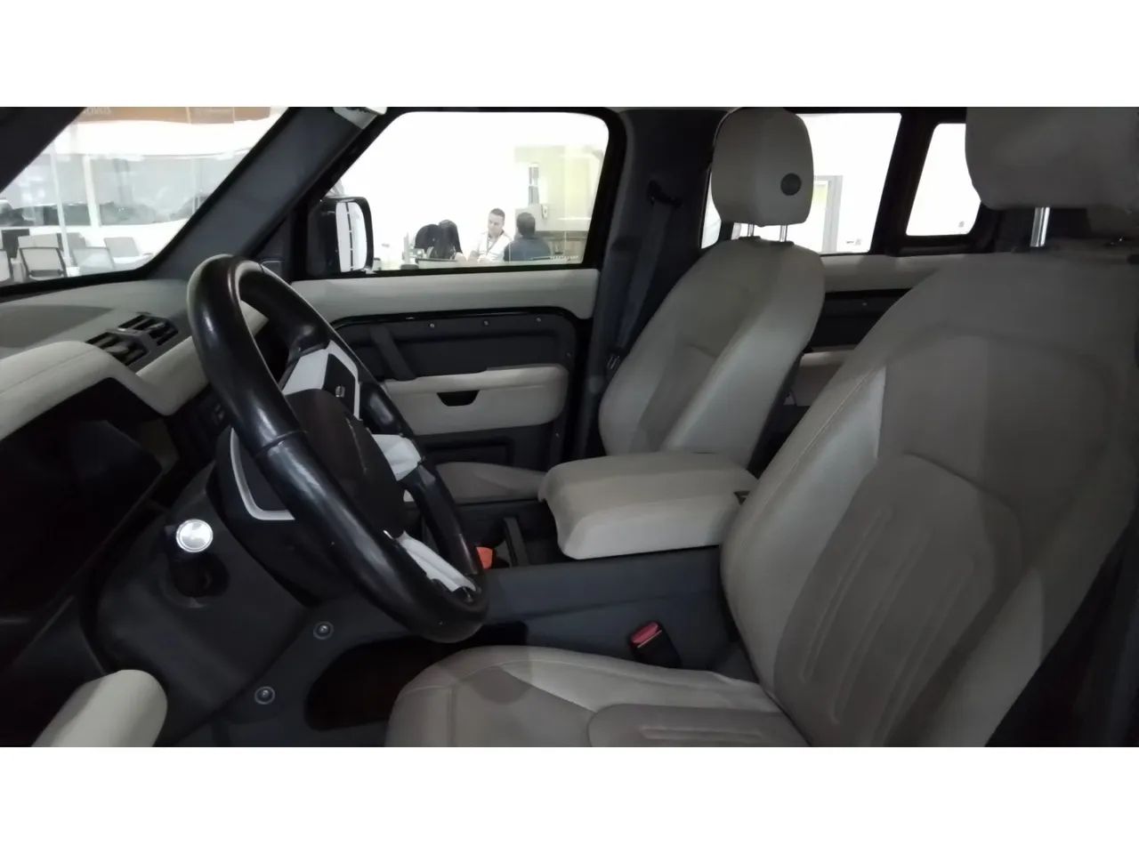 Land Rover Defender 110 2.0 Turbo SE Si4 Aut., foto 10 de 12