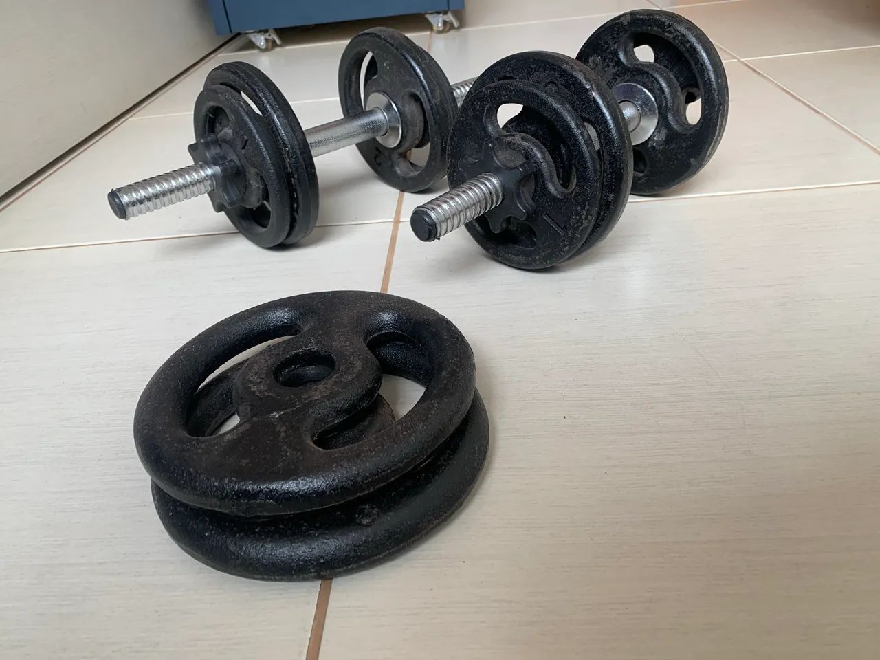 Kit 2 Halteres Reguláveis + Anilhas 1kg, 2kg e 3kg - Ferro - Foto 2