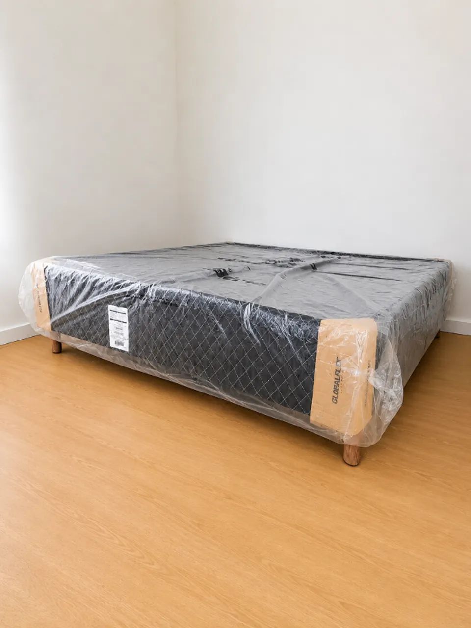 VENDO Base Box Casal - NOVA (Sem colchão) - Foto 2