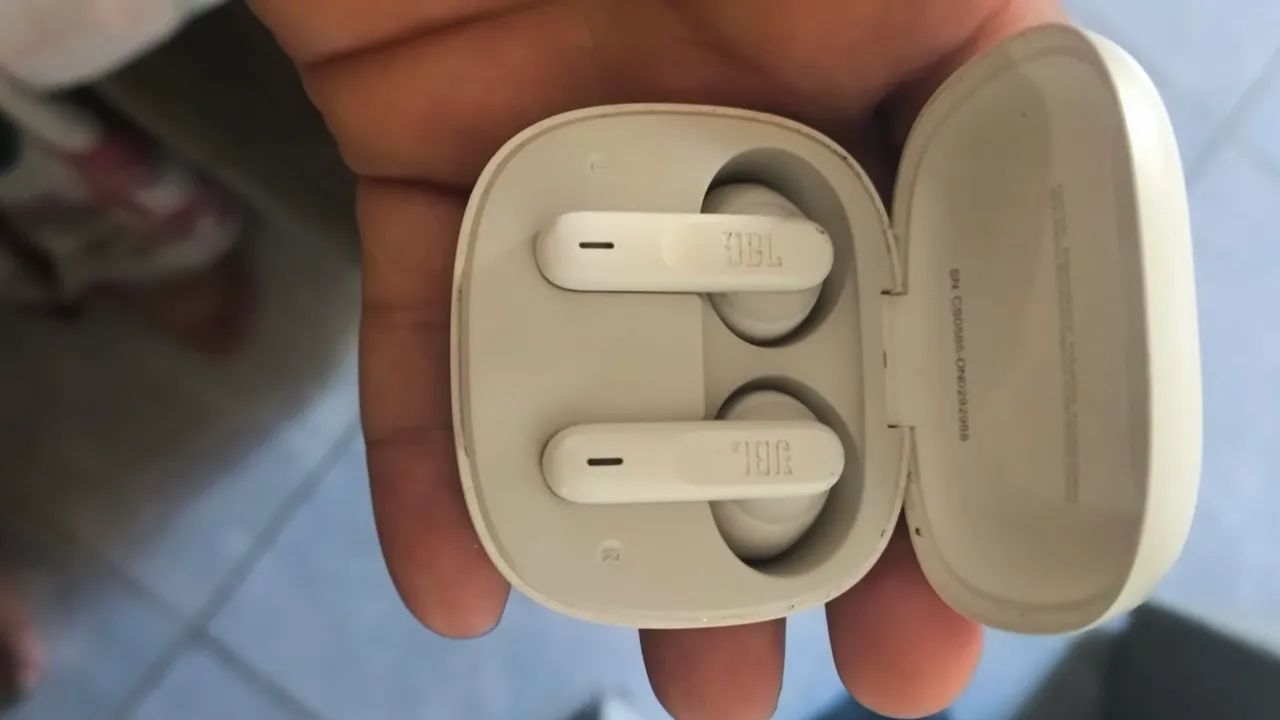 Fone JBL original.