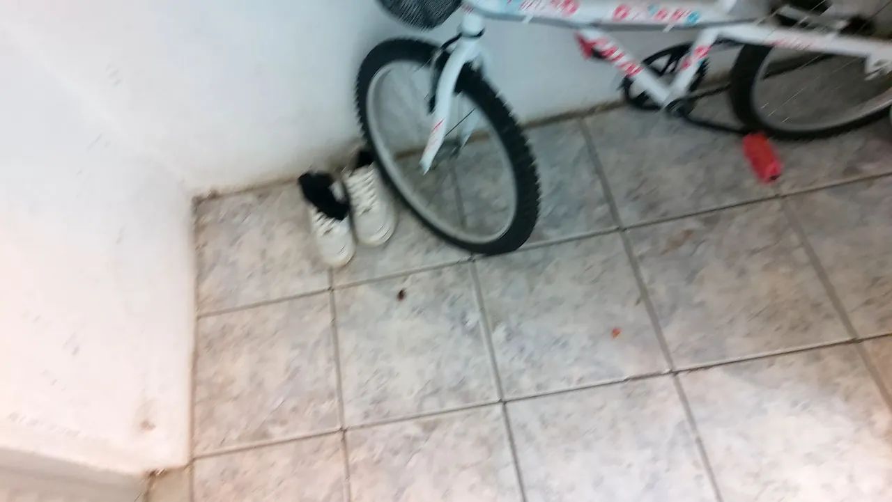 Vendo esta bicicleta bem conservada pouco tempo de uso,  número pra contato *  - Foto 2