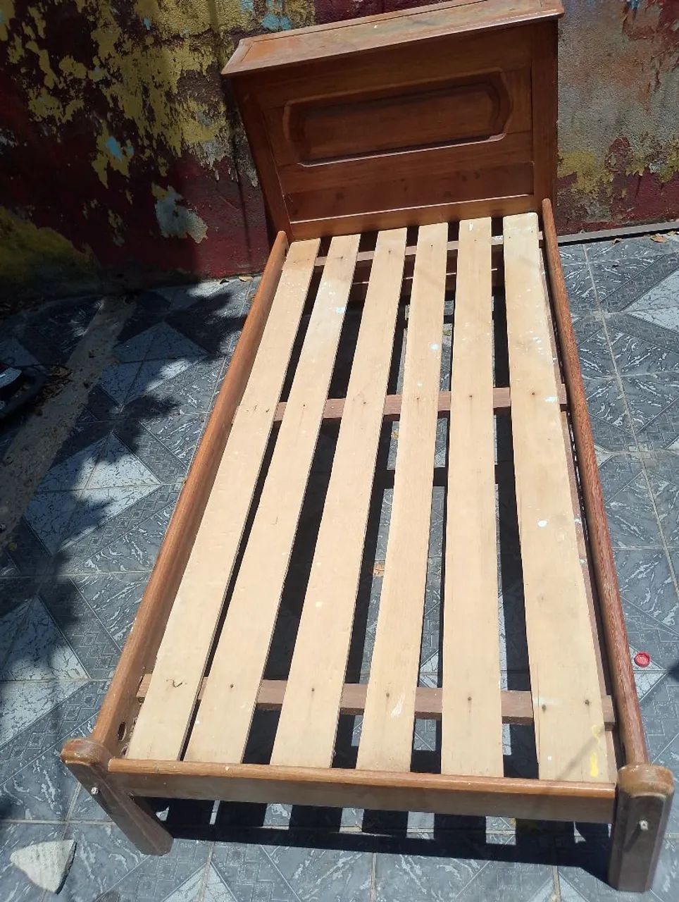 Cama de solteiro madeira c/bau - Foto 4