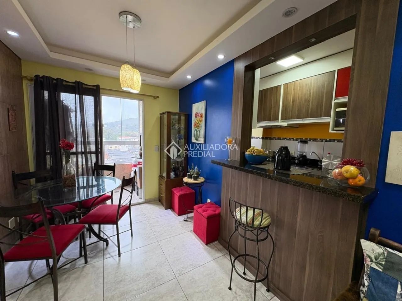 Apartamento de 2 quartos, vaga escriturada, sacada, churrasqueira, mobiliado à venda. - Foto 3