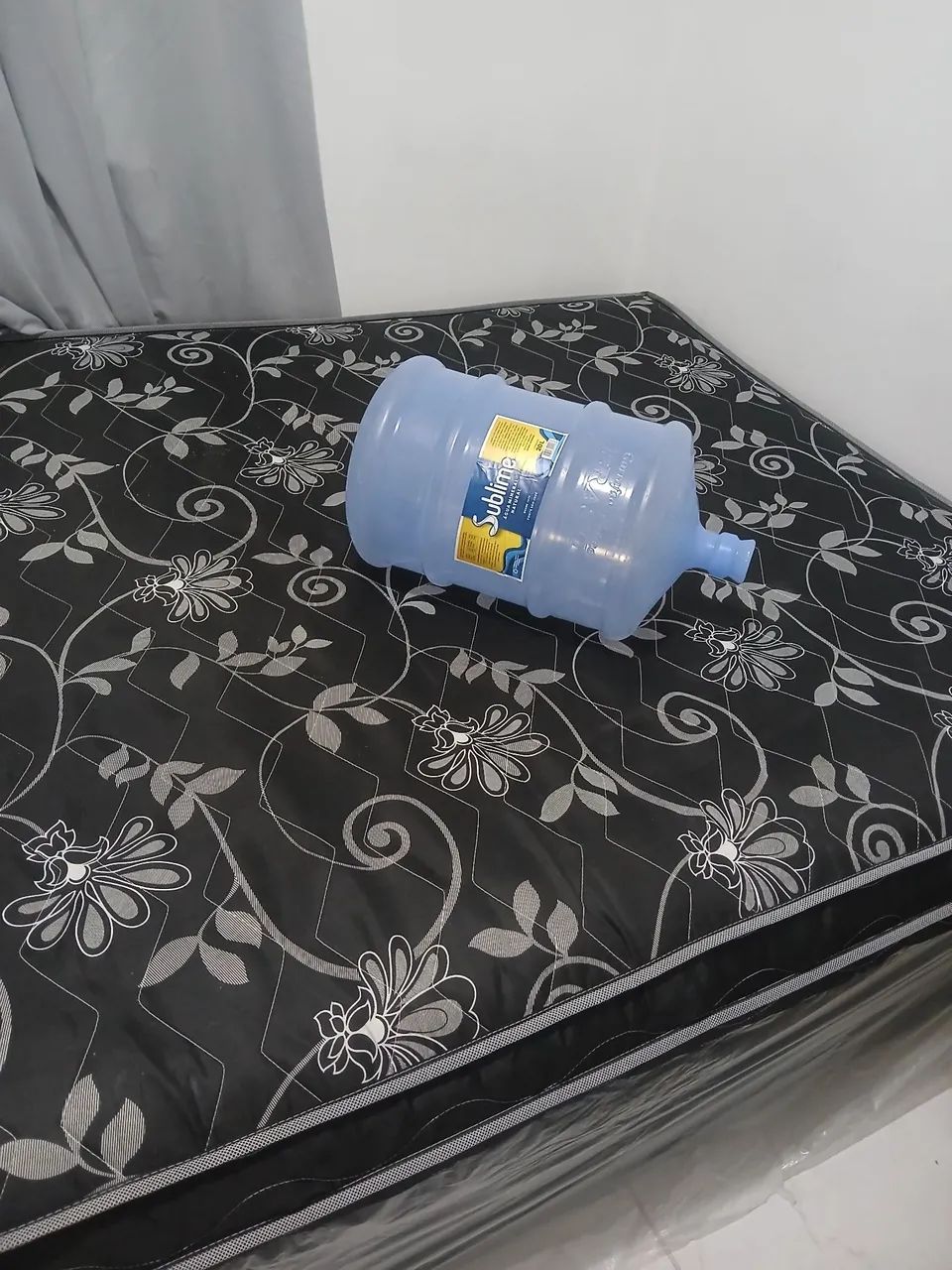 CAMA BOX COM BASE INCLUSA, LEVA UM GALÃO DE AGUA SECO DE BRINDE