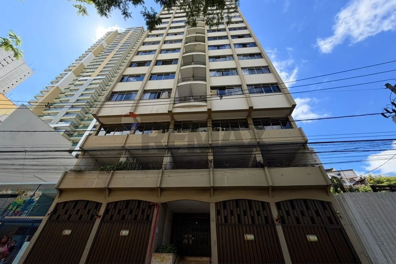 Apartamento 3 quartos com suíte e garagem no Centro
