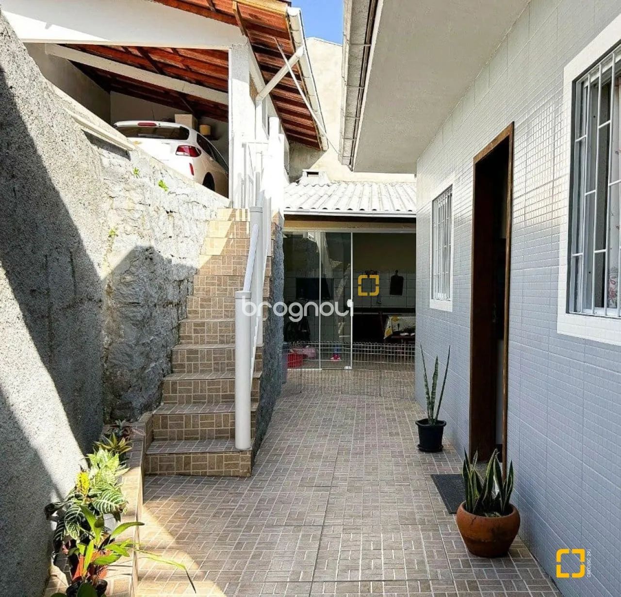 Casa à venda na Costeira do Pirajubaé